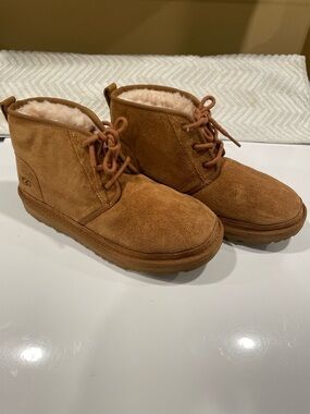 UGG Chestnut Brown Short Boot